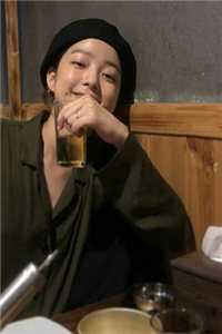 黄昏骤雨过后 濛濛的水边 有蓝色的蝴蝶