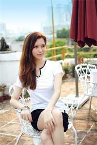 隔壁新搬来的白领领居