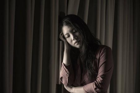 婆婆要我照顾小三后悔哭了